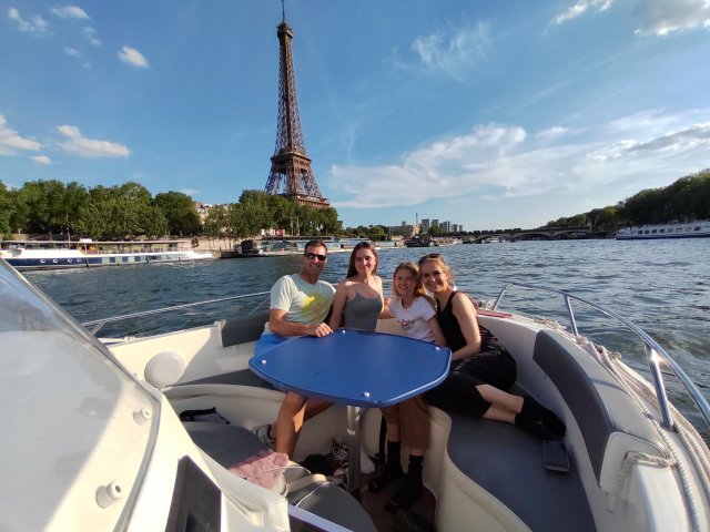 Paris private boat tour embark near Eiffel Tower
