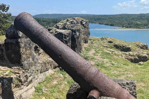 Panama City: Fort San Lorenzo i śluza Agua Clara na Kanale PanamskimPanama City: Fort San Lorenzo i Kanał Panamski Śluza Agua Clara