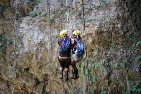 Yogyakarta: Jomblang Grot en Pindul Grot Tour met Lunch