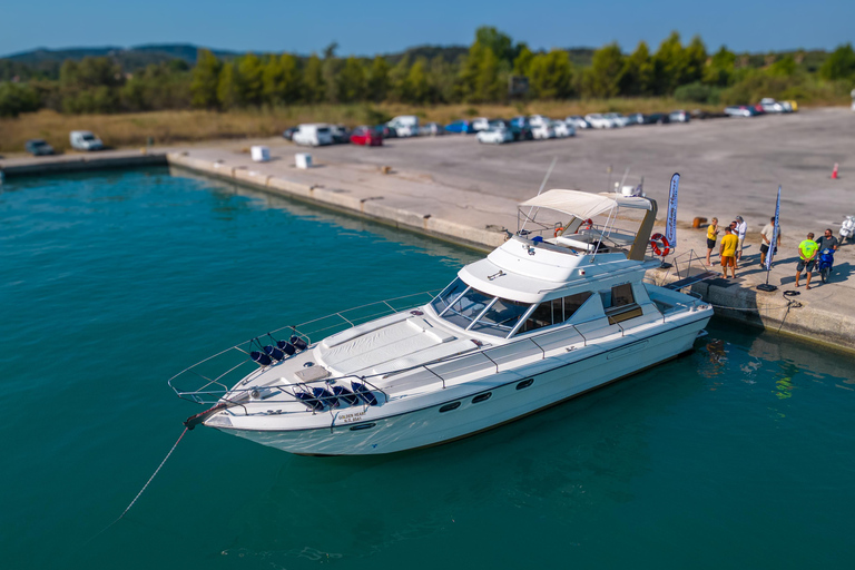 Au départ de Lefkimmi : Croisière en yacht de luxe vers Sivota et la lagune bleue