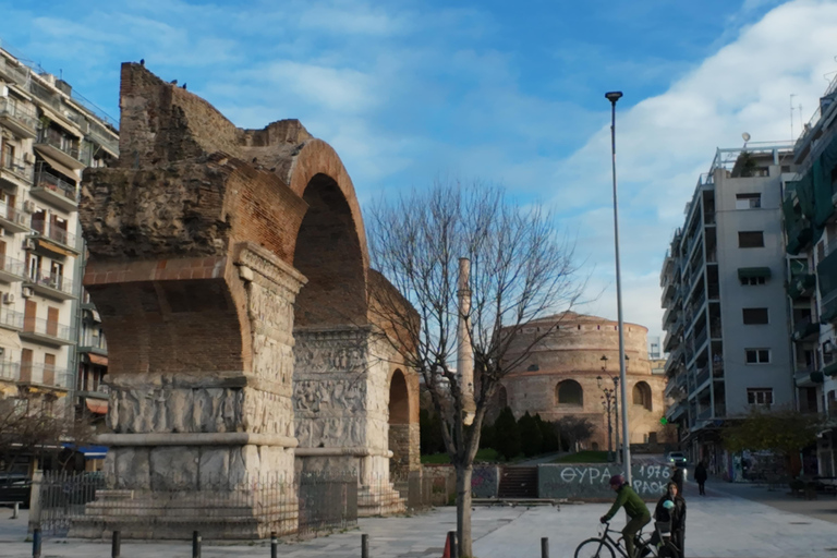 Thessaloniki: Upper Town Bus & Walking Tour with Drinks