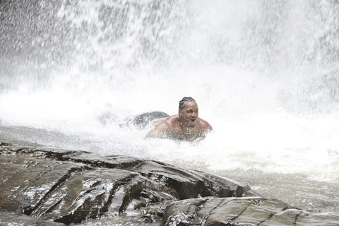 Przygoda w Chiang Mai na quadach | Tajemniczy wodospad i spływ bambusową tratwą2 MIEJSCA – 1 godzina jazdy quadem | Tajemniczy wodospad, spływ bambusową tratwą i lunch