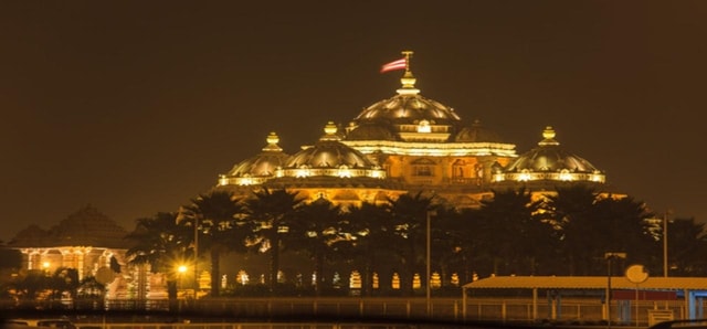 New Delhi: Akshardham Temple Light Show With Custom Add Ons