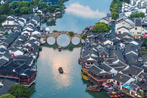 Shanghai: Zhujiajiao Water Town Day Trip with Tea