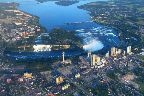 Burlington: volo panoramico alle Cascate del NiagaraBurlington: volo panoramico alle Cascate del Niagara per due persone