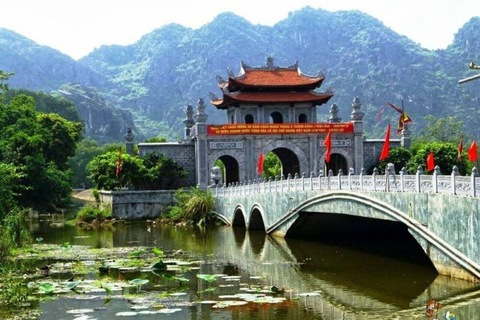 Desde Hanói: Excursión de 2 días a Ninh Binh, Hoa Lu y Trang An