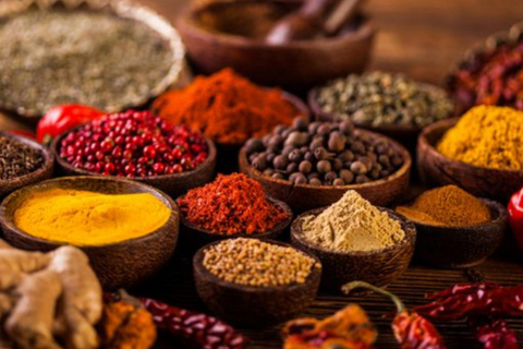 Zanzibar: las Jozani, farmy przypraw i wycieczka po Stone TownZanzibar: Las Jozani, plantacje przypraw i wycieczka po Stone Town