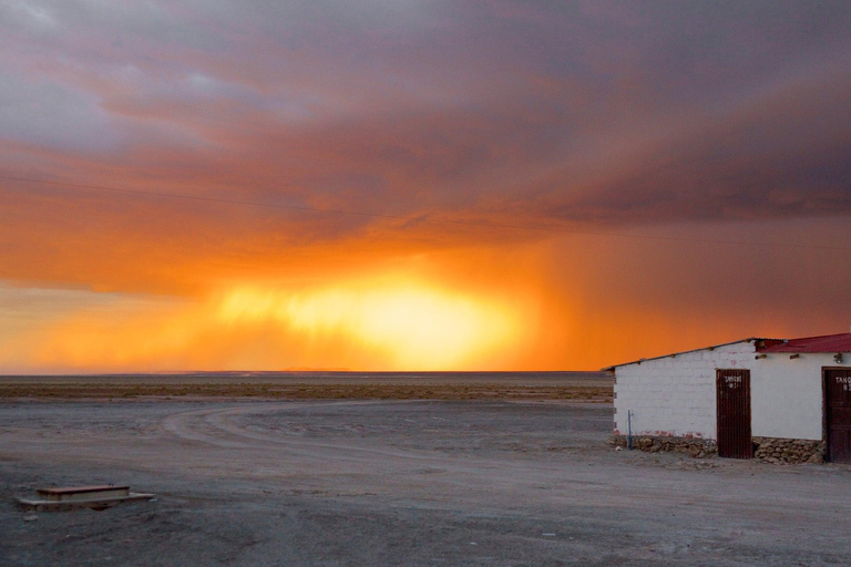 Uyuni: Salt Flats, Train Cemetery, and Stargazing Tour