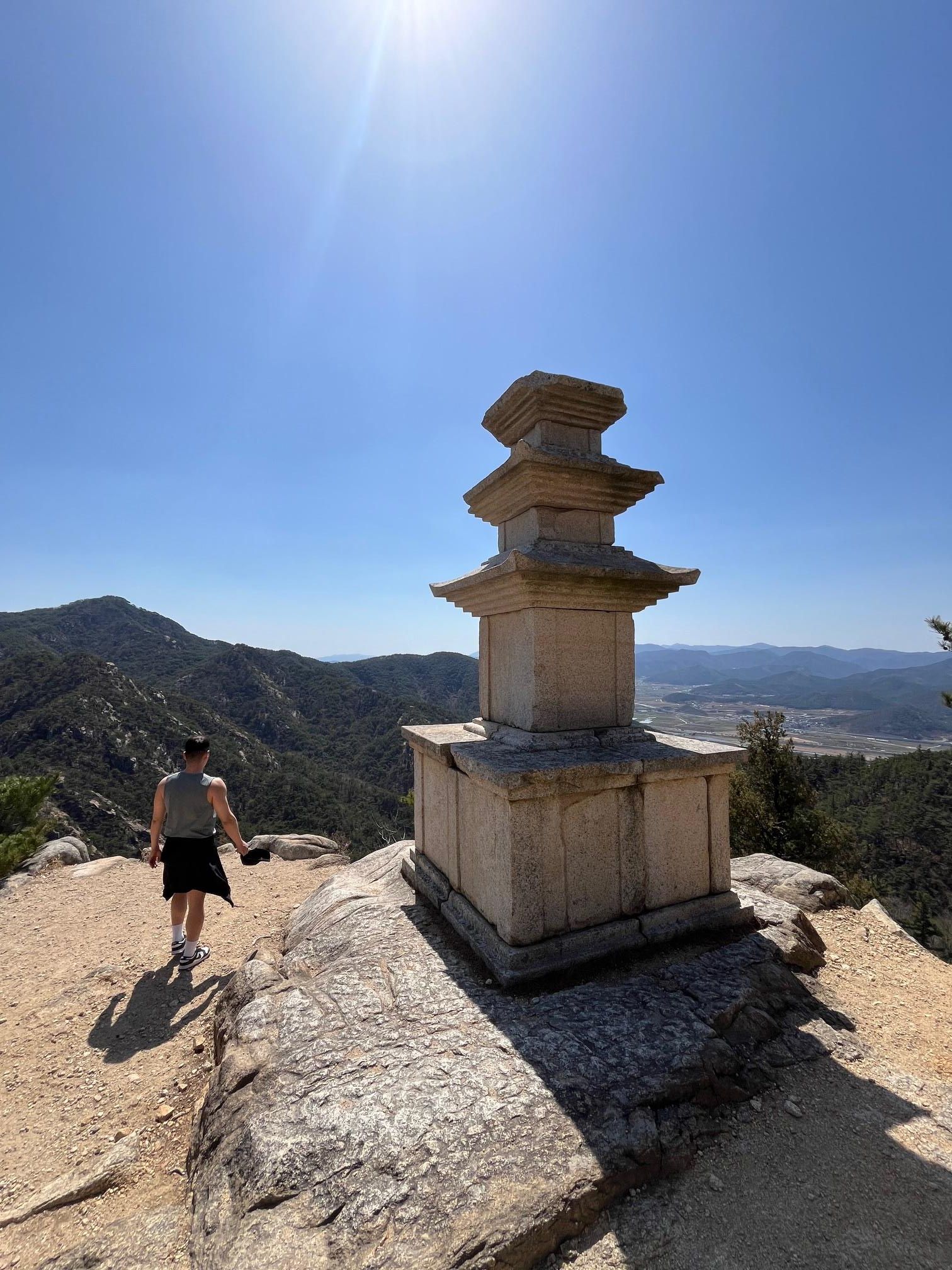 Gyeongju: Entdecke die heiligen Pfade zum Yongjangsa auf dem Berg Namsan.
