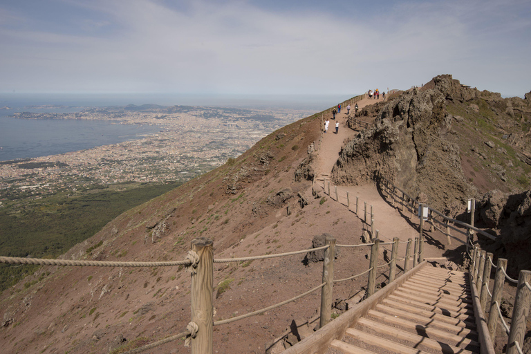 Vulcões e Ruínas: visita o Monte Vesúvio, Herculano e PompeiaDe Nápoles para visitar o vulcão e as ruínas