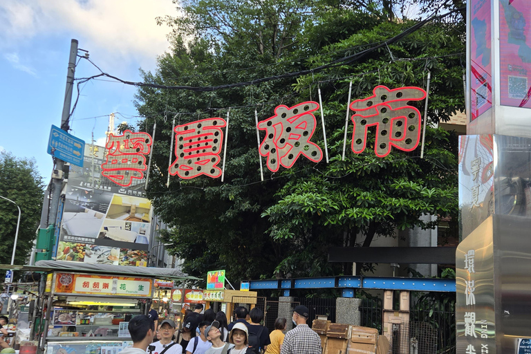 Taipei Private Tour: Heights, Heritage & Local Life Sunset & Night Market