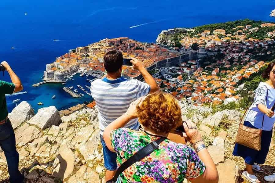 Dubrovnik: E-Tuk-Tuk-Tour mit Guide vor Ort & Audioguide. Foto: GetYourGuide Dubrovnik: E-Tuk-Tuk-Tour mit Guide vor Ort & Audioguide. Foto: GetYourGuide