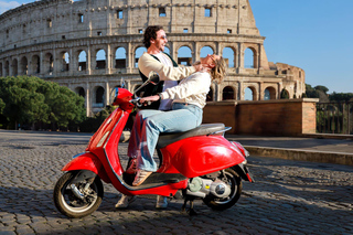Rome: Vespa Ride in the Streets with Photography