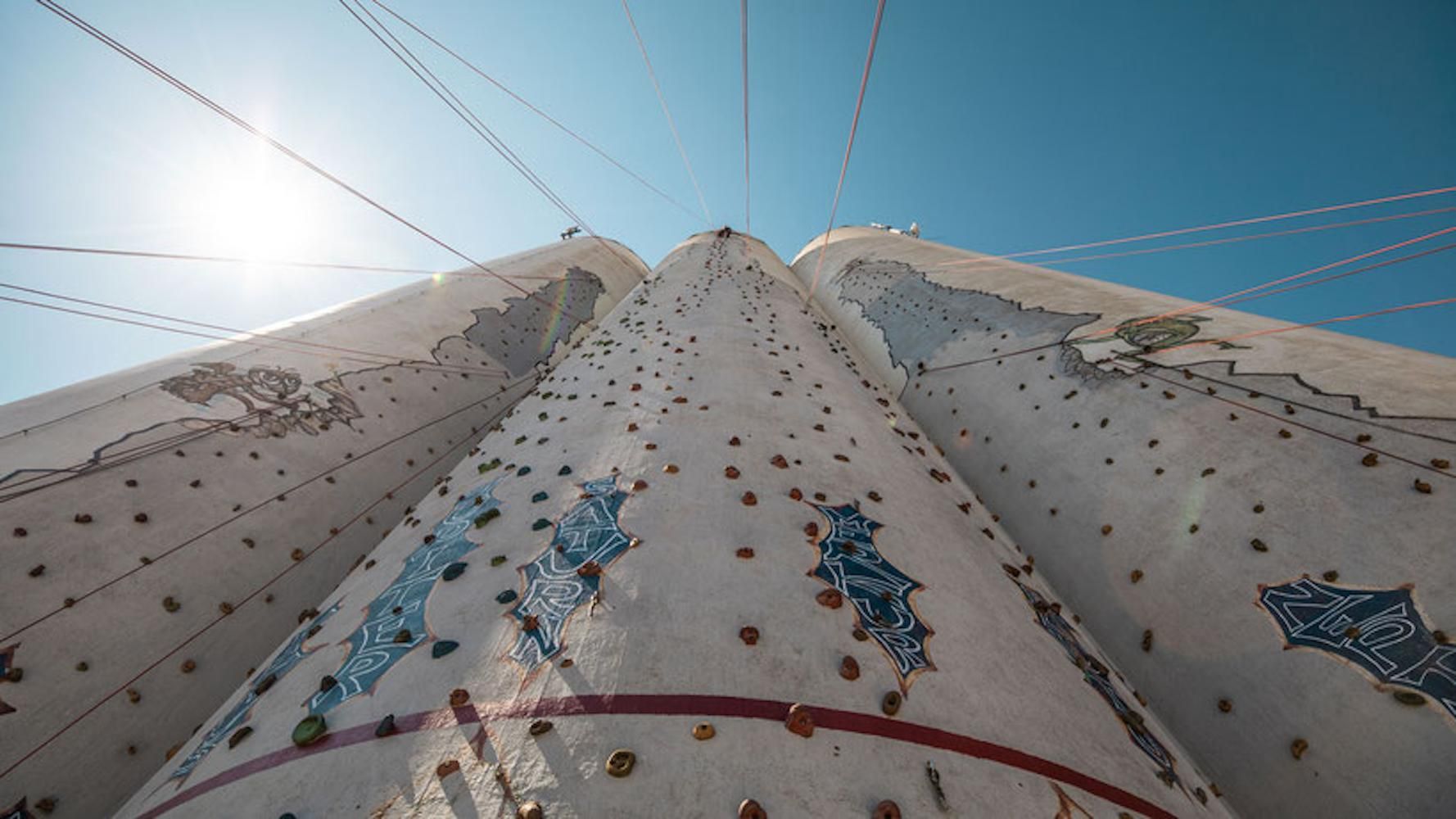 Fehmarn: Von einem Ausbilder geleitete Session bei Silo Climbing Fehmarn