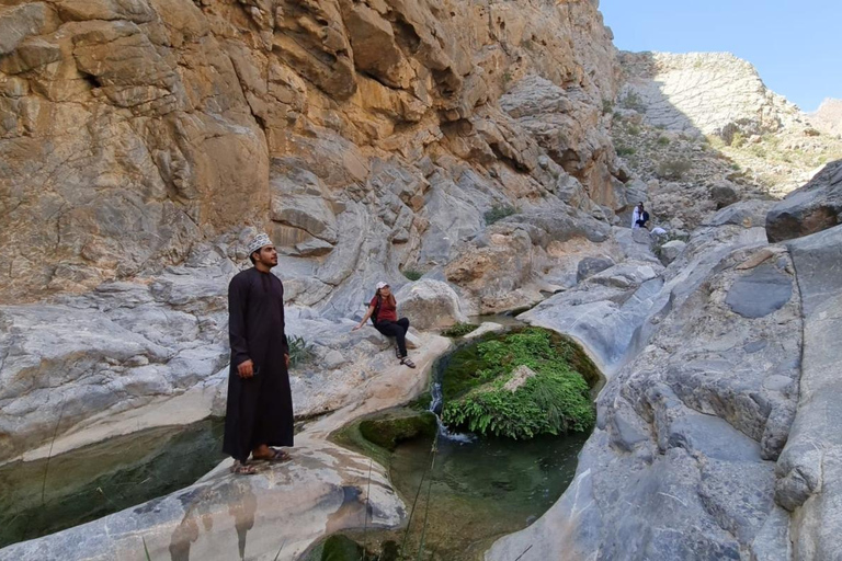 Muscat: Fanja, Wadi Qurai, and Sumail Castle Day Trip