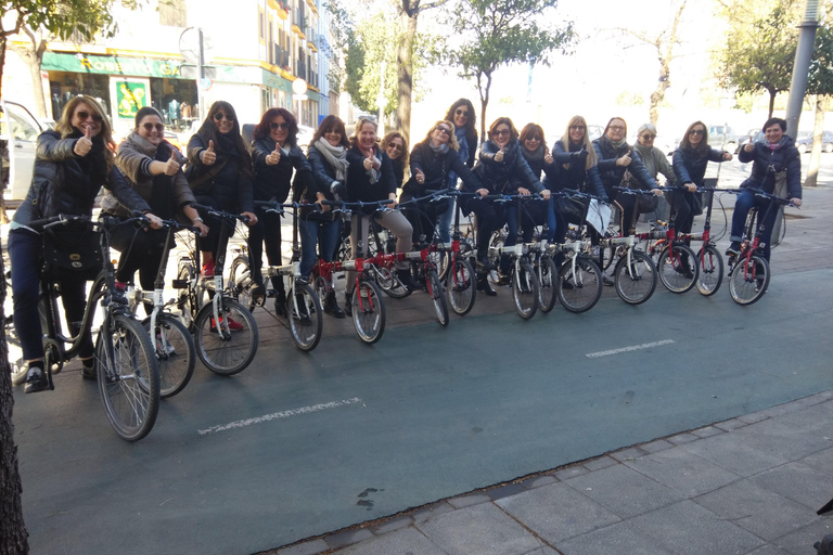 Sevilla: 2,5 uur privérondleiding door de stad per fietsSevilla: 2,5 uur privé stadstour per fiets