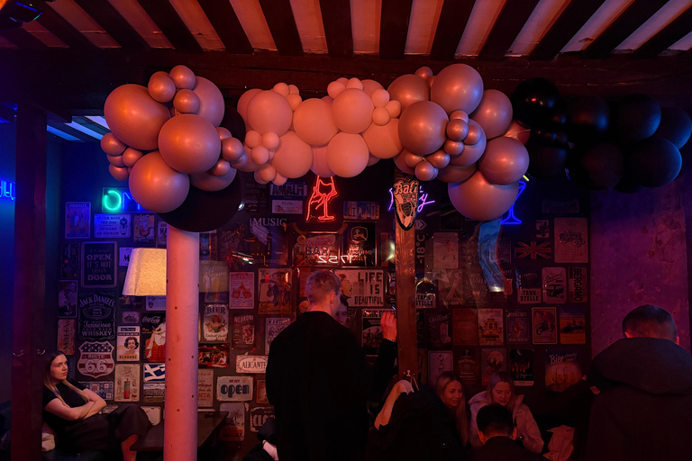 Riga: 2 in 1 - Old Town Walking Tour & Pub Crawl