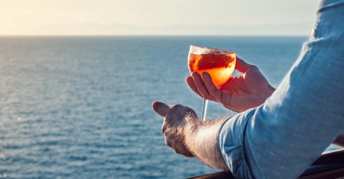 Cinque Terre: Sunset boat tour with aperitifs