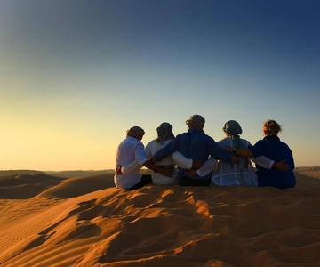 Safari nel deserto con tramonto