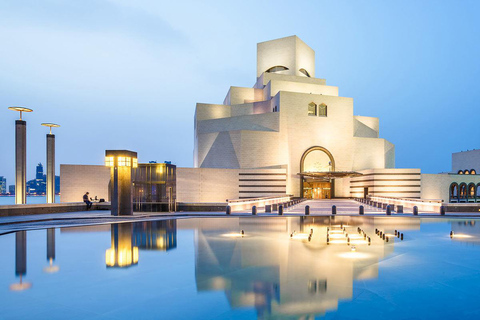 Doha: Guided City Tour with Souq Waqif and Pearl Island