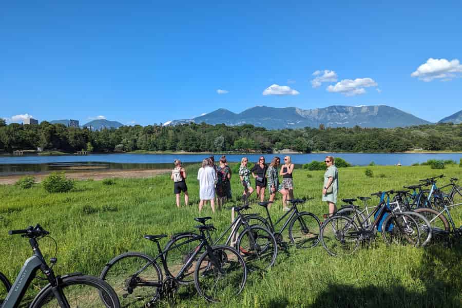 Fahrradtour zu den Highlights von Tirana. Foto: GetYourGuide