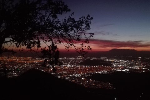 Santiago: Escursione privata alla collina di Manquehue al tramonto