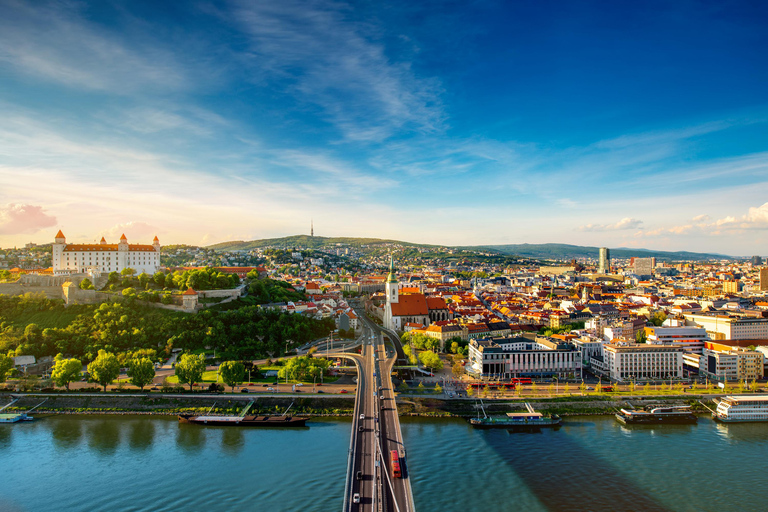 from Budapest: Private all day trip to Vienna & Bratislava