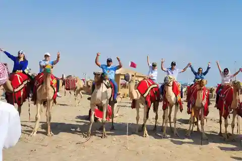 Doha: Corsa sulle dune in 4x4, giro in cammello, sandboarding e mare interno