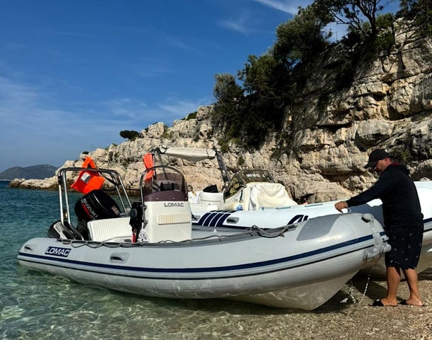 Vlorë: Self-Drive Speedboat Experience