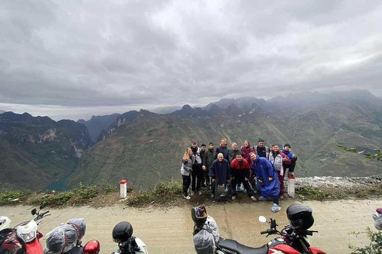 3-Day Deluxe Ha Giang Loop to All Highlights, Stay Resort 4* Tour with 2-way Limousine Tickets included