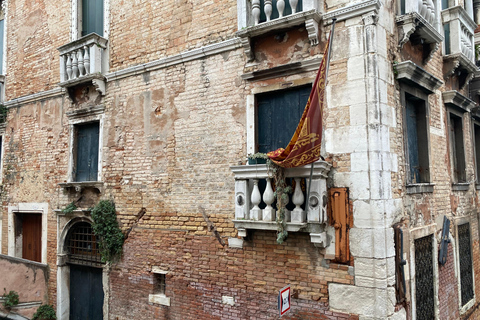 Venedig: Mysteriöse Geschichten von Hexen und Geistern.