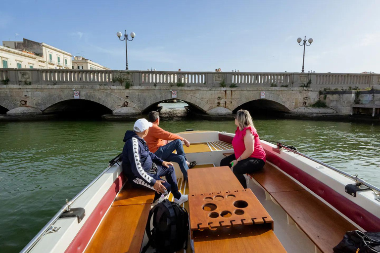 Syracuse: Ortigia Island and Sea Caves Boat Tour