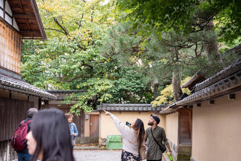 Kanazawa: Samurai and Geisha Culture Walking Tour with Lunch