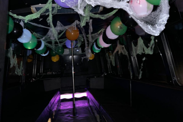 Sint Maarten: Party Bus Bar Hopping Tour with Shots