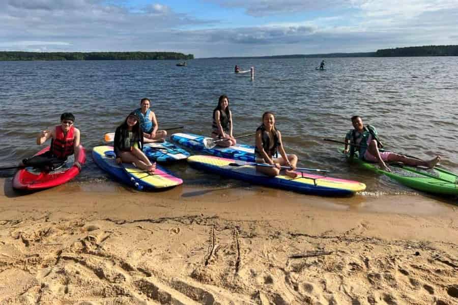 Chapel Hill: Paddleboard-Verleih am Jordan Lake. Foto: GetYourGuide