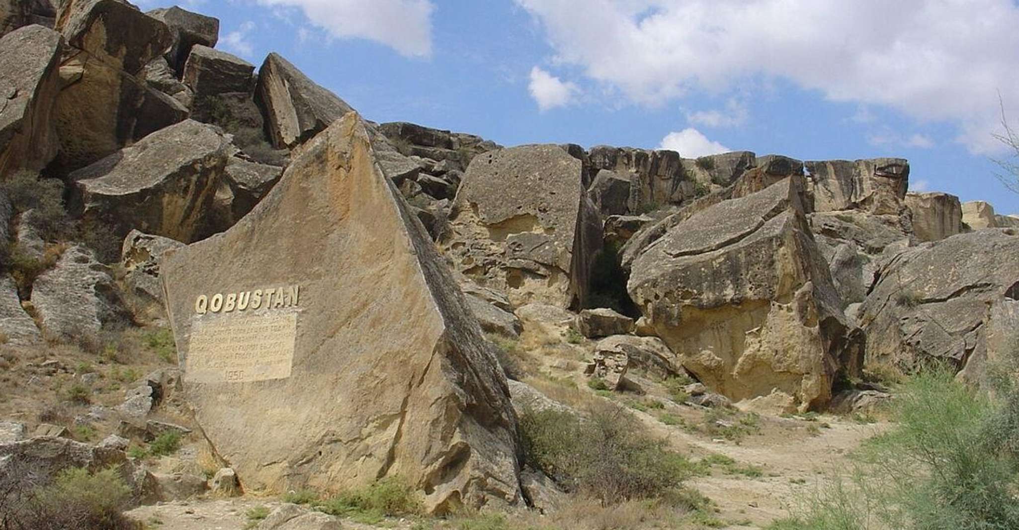 Gobustan Rock Arts and Mud Volcanoes Tour - Housity