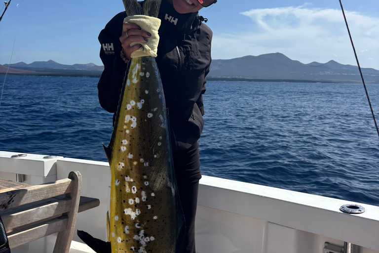 Corralejo: Atlantic Sport Fishing Charter Corralejo: Shared Deep Sea Fishing Charter on the Atlantic