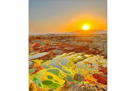 Extreme Danakil: Lavaseen und Säurequellen