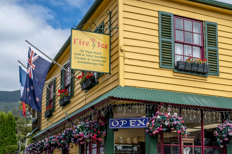 From Christchurch: Akaroa Day Tour with Nature Cruise