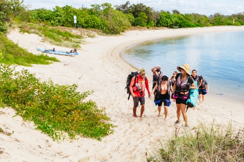 Gold Coast: wycieczka kajakiem na wyspę Wave Break i nurkowanie z rurkąOpcja miejsca spotkania