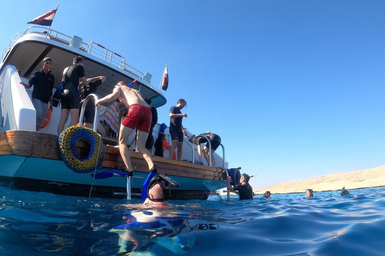 Excursión de un día completo de snorkel e isla con crucero de lujoEscapada tranquila a la isla de Mahmya