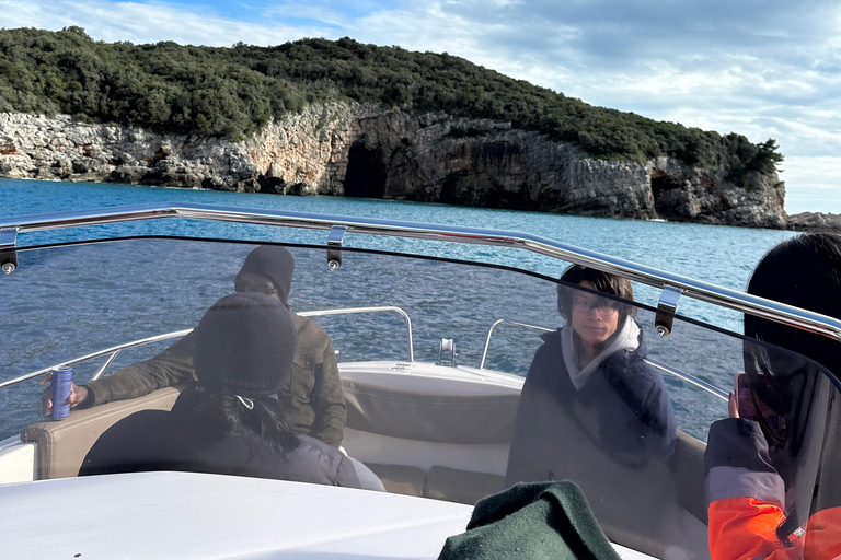 Kotor: Schnellbootfahrt zur Blauen Höhle und zur Muttergottes der Felsen