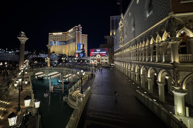 Las Vegas: Strip Walking Tour With Local Guide & Tips Las Vegas: Private Strip Tour With Local & Smart Planning