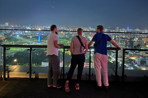 Jakarta: avondwandeltour met snacks en dinerJakarta: nachtelijke wandeltour met snacks en diner