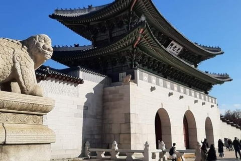 Gyeongbok-gung and Seochon walking tour with coin lunchbox Gyeongbok-gung & Seochon Walking Tour (Hanbok Experience)