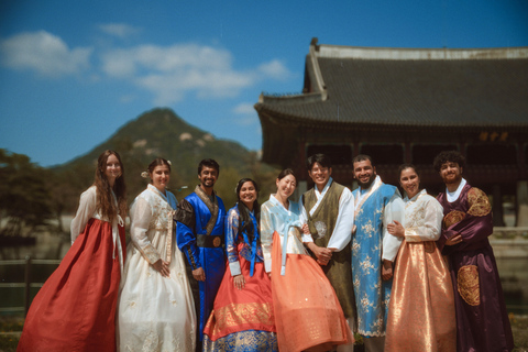 Seoul: Vintage Photoshoot with Professional Photographer