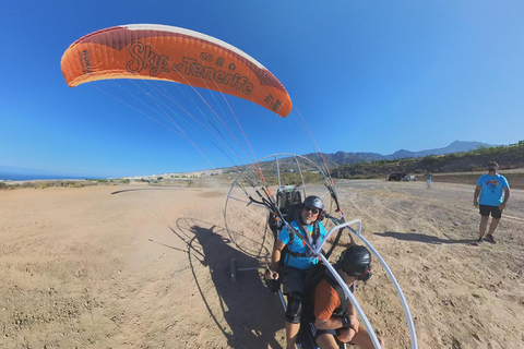 Adeje: Paratrike Flying Tour med upphämtning på hotell och foton