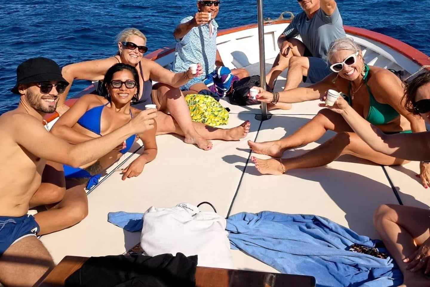 Capri: Tour en Barco con Natación, Limoncello y Aperitivo