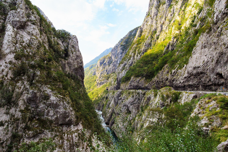 Kotor: Dagsutflykt och båtresa till Skadarsjön och BiogradFrom Herceg Novi