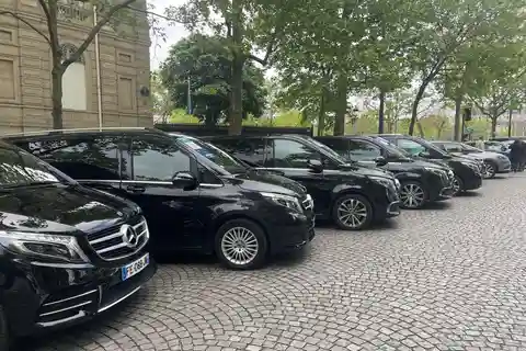 Paris: Privater Flughafentransfer von Orly